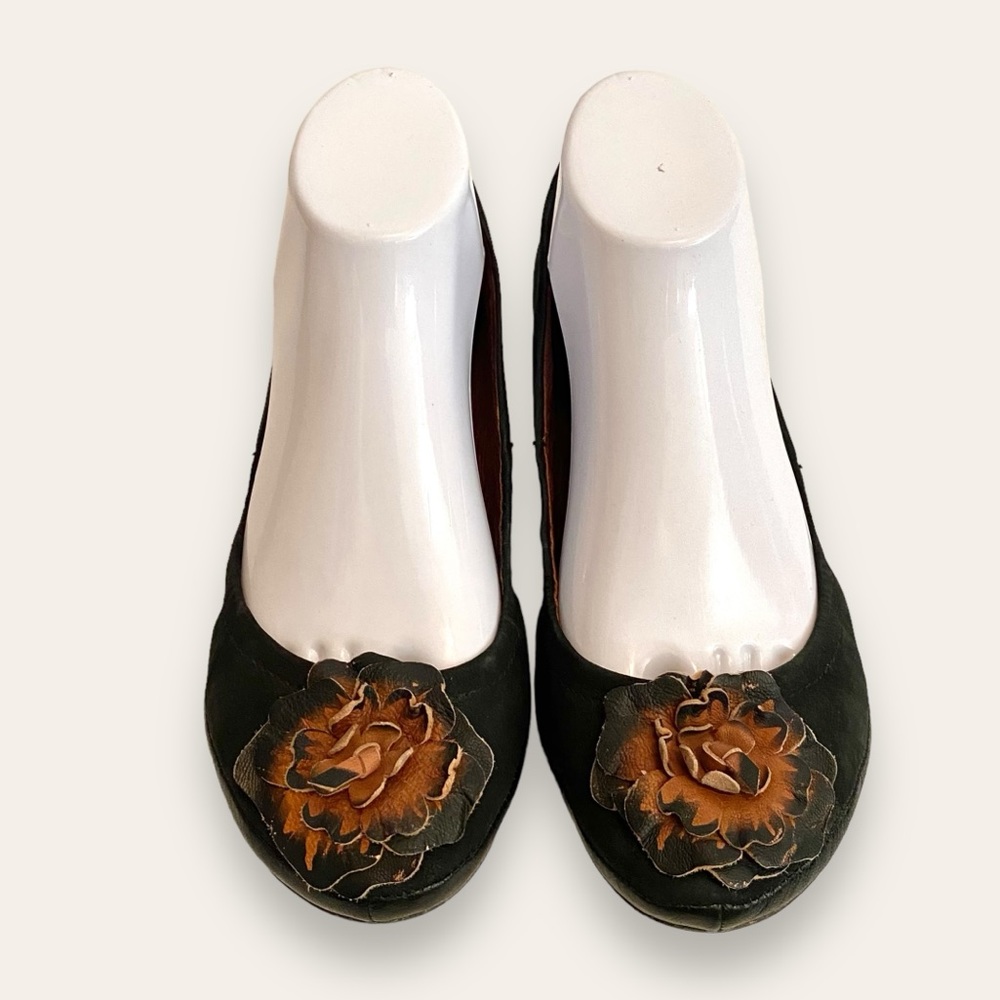 Naya Anthropologie Rustica Black Leather Floral Ballet Wedge Flats SZ 7.5 - Picture 2 of 15